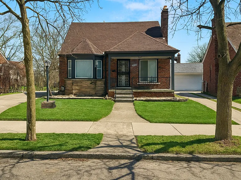 3625 Chatsworth St — Photo 1