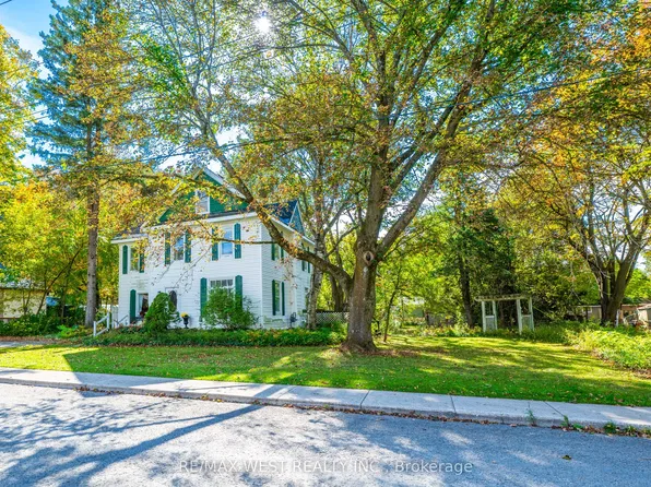 26 Centre St, Grey Highlands, ON N0C 1H0