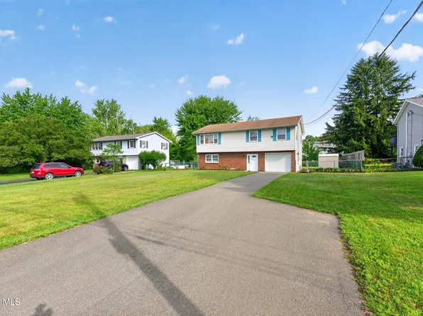 6 Theresa Ann Court, Albany, NY 12205