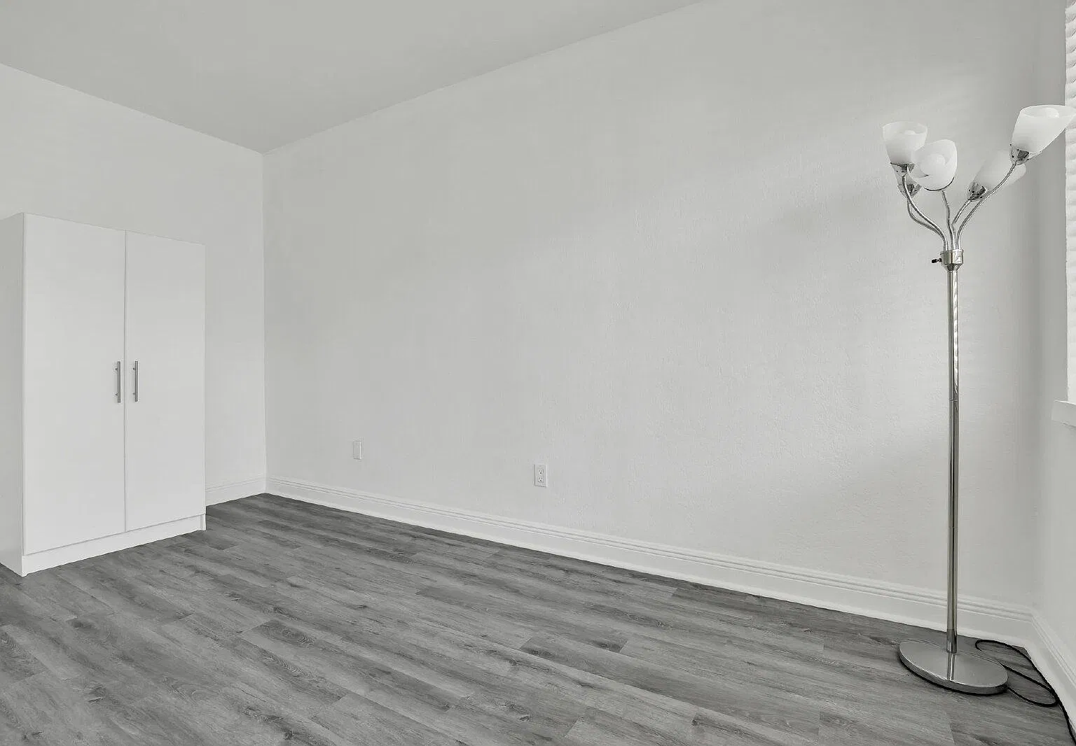 2 bed, 1.0 bath, 800 sqft, $2,100 — Photo 3