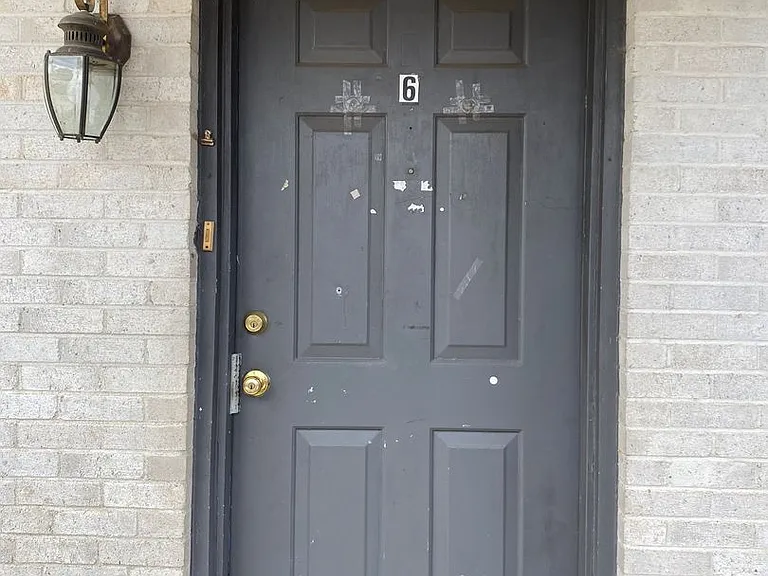 300 E Knoxville St — Photo 1