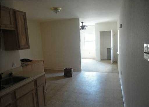 4th image of 910 N Dorgenois St