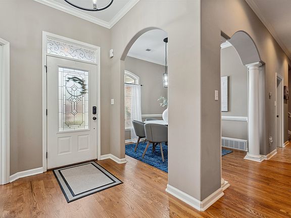 5th image of 110 Meadow Trail Ln