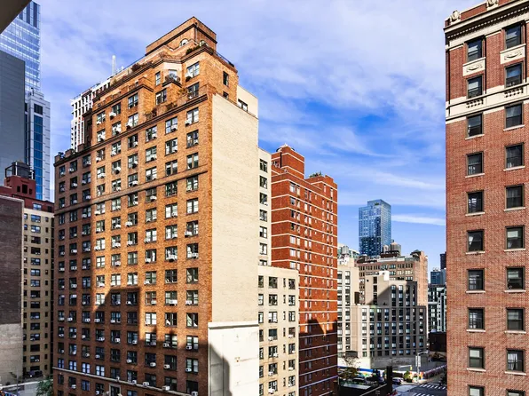 430 West 34th Street 5H image 3 of 18