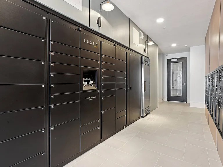 24/7 Secure Package Retrieval Lockers