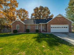 102 Point Dr, Tullahoma, TN 37388