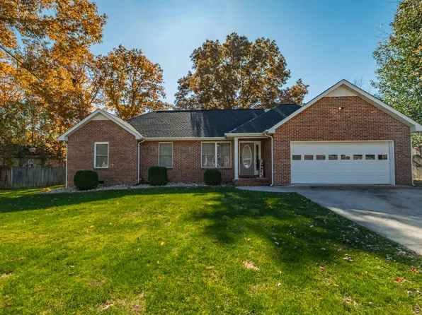 102 Point Dr, Tullahoma, TN 37388