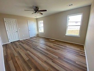 5th image of 110 Millwood Rd