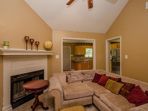 2nd image of 3616 Pebble Creek Dr