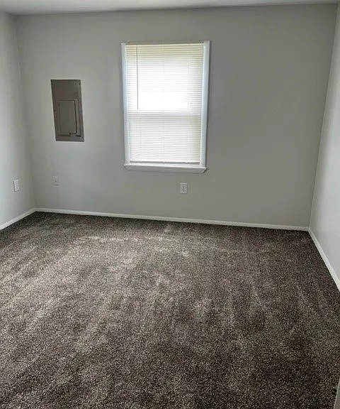 1012 Corbett St — Photo 6