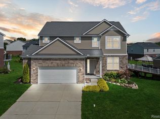 1956 Hunters Creek Dr, Ypsilanti, MI