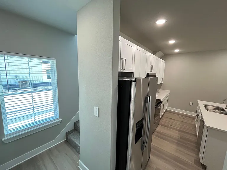 The Purple Rail Townhomes — Photo 10