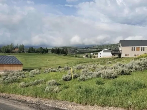 2743 S Country Club Dr, Garden City, UT 84028