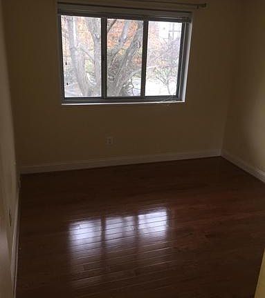 5th image of 10212 Rockville