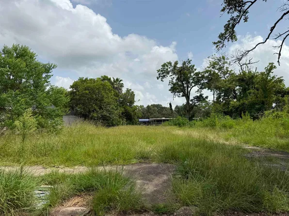 1308 W Cherry Ave, Orange, TX 77630