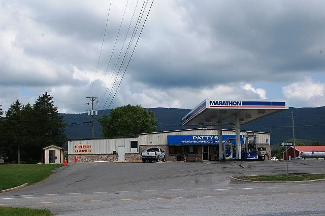 2nd image of 343 Neighborhood Ln