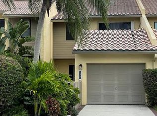 1961 Canterbury Cir, Wellington, FL 33414