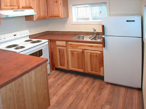 5th image of 240 Stevens St
