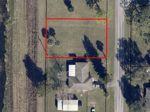 460 Hobart Ave NW, Palm Bay, FL 32907