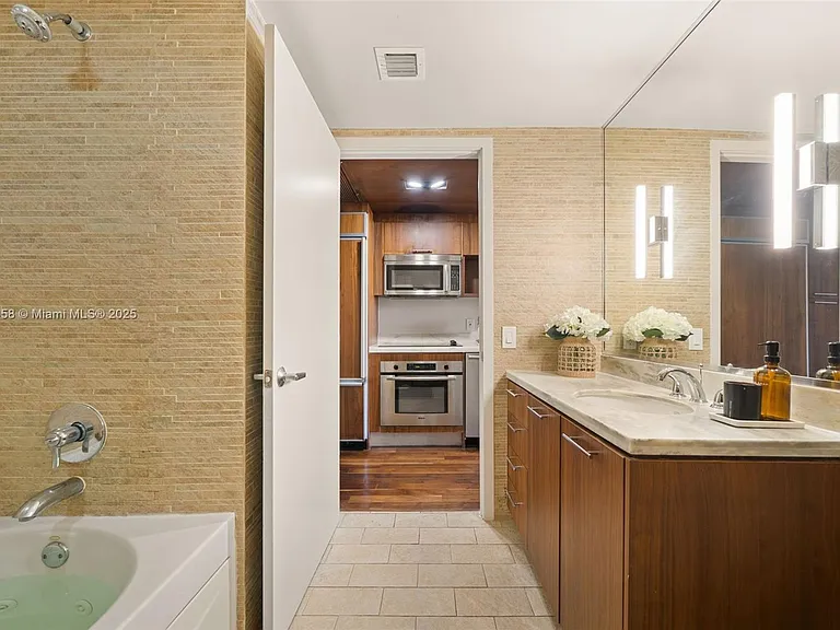50 Biscayne Blvd #411 — Photo 16