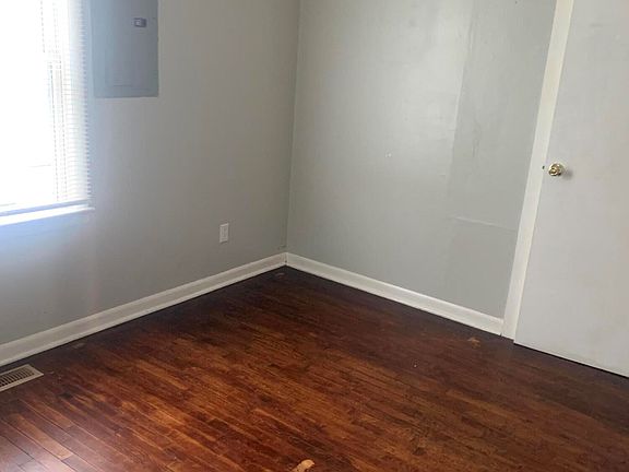 5th image of 2610 W Page St
