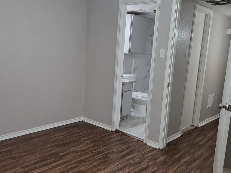 406 Matt Ln — Photo 14