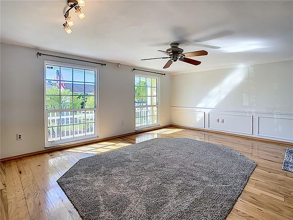 4th image of 3125 Rock Valley Dr