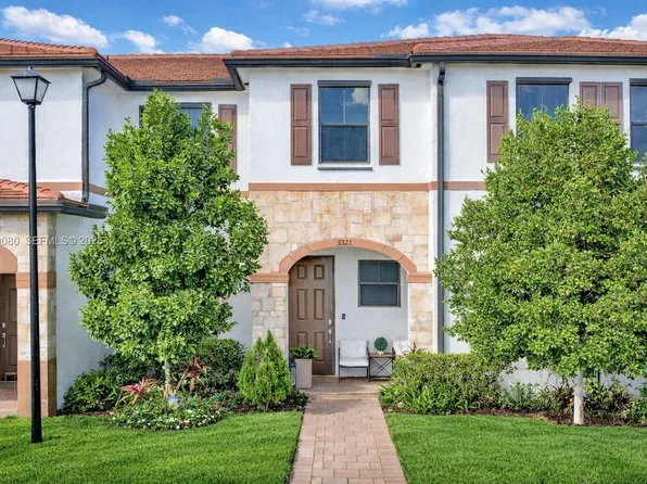 3321 W 105th Pl, Hialeah, FL 33018