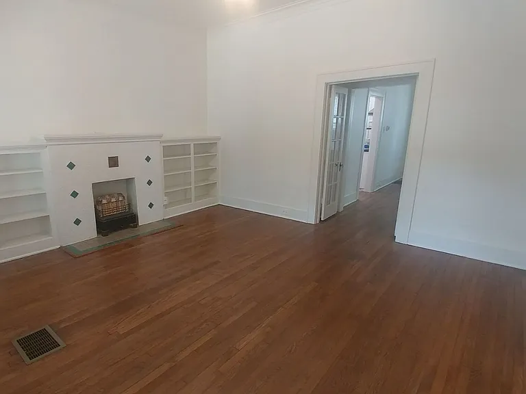 411 W Mistletoe Ave — Photo 10