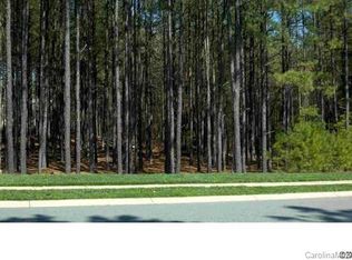 2450 Capes Cove Dr, Sherrills Ford, NC 28673
