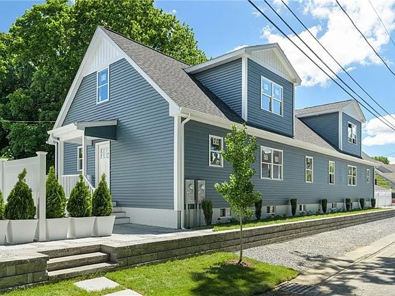 3rd image of 7 Coggeshall Ave
