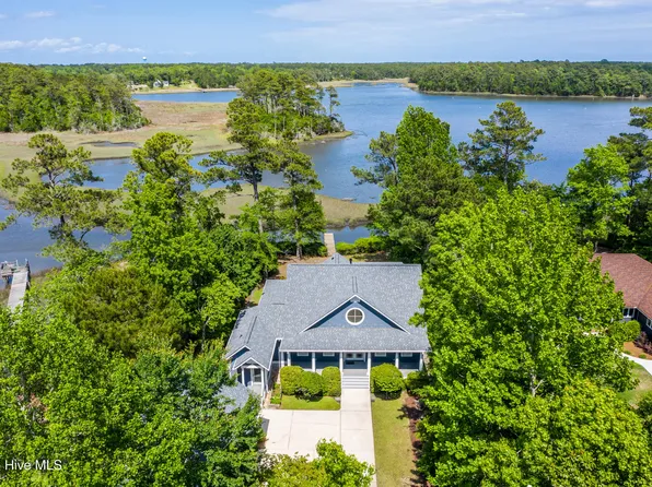 1469 Royal Tern Drive, Hampstead, NC 28443