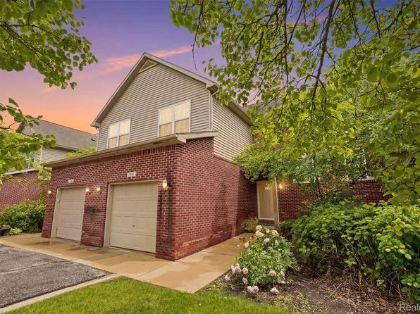 5953 High Point Ct #29, Brighton, MI 48116