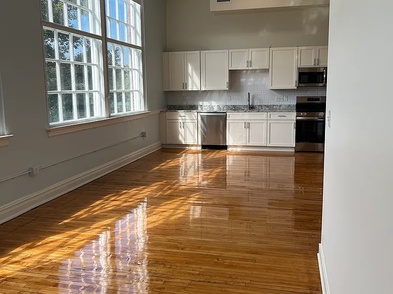Pulaski Lofts — Photo 20