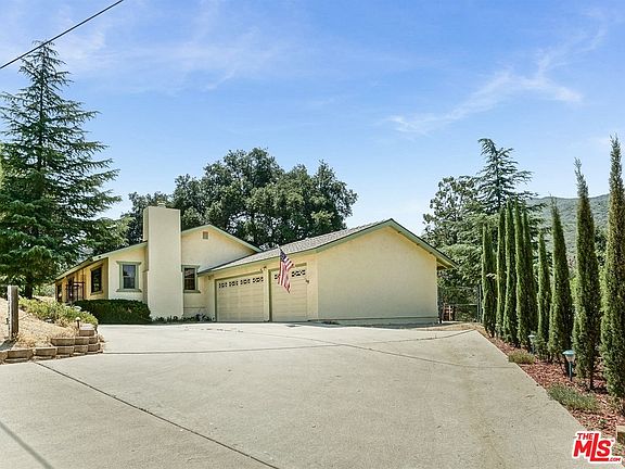 2nd image of 15520 Calle El Capitan