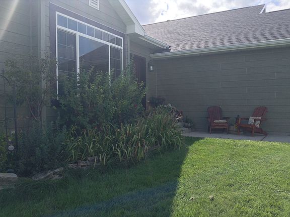 Front Entrance / Porch