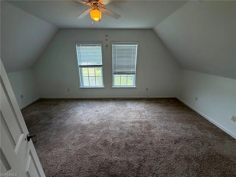 250 Leawood Cir — Photo 13
