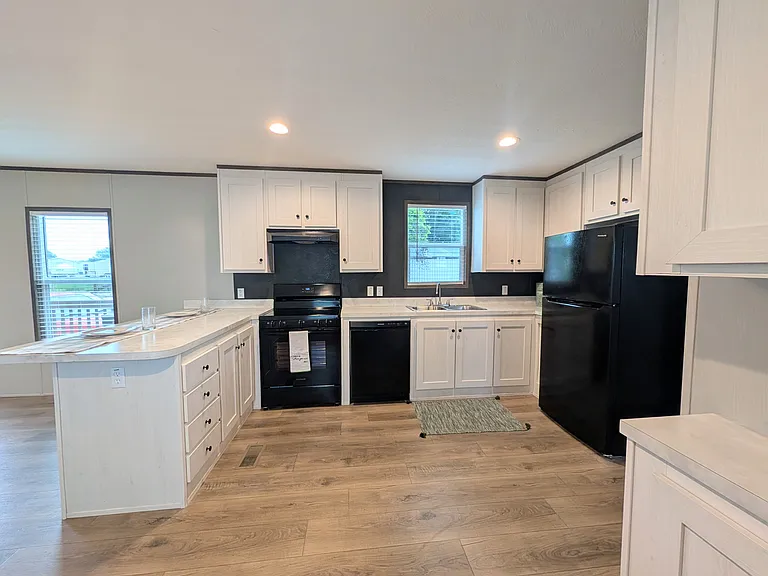 121 Black Walnut — Photo 8