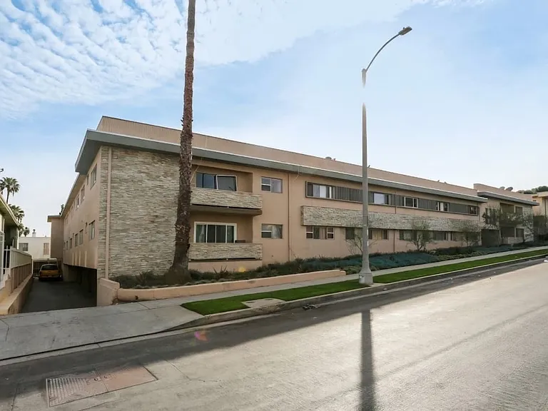 4050 Stevely Ave — Photo 5