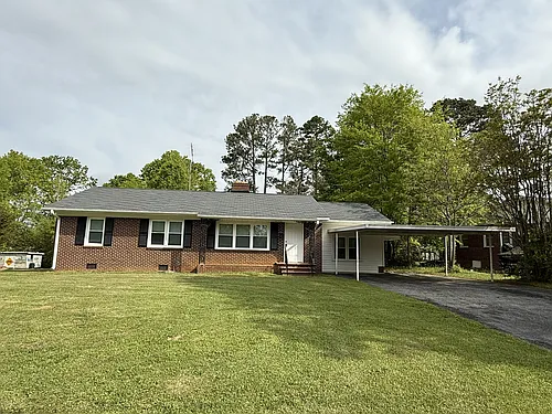 202 Hillcrest Dr Photo 1