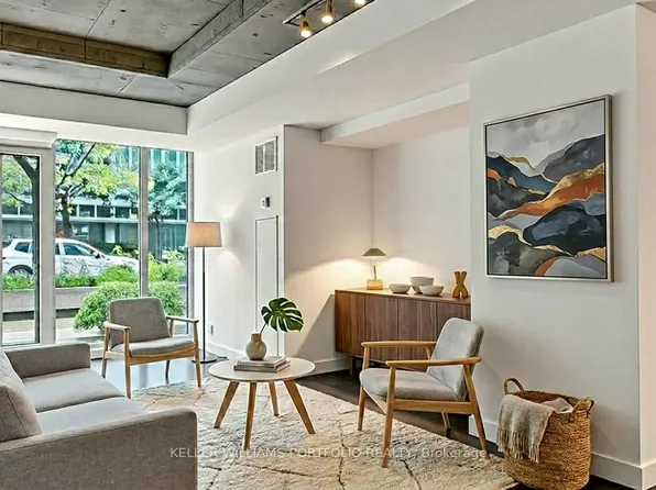 55 Stewart St, Toronto, ON