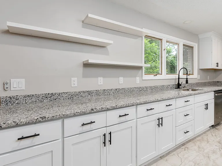 400 Derby Ln #2 — Photo 13
