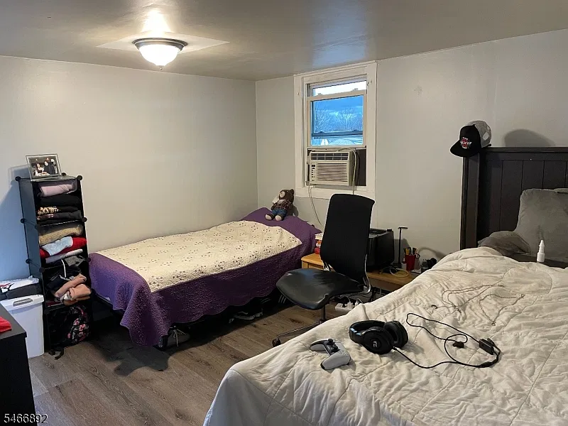2 bed, 1.0 bath, $1,699 — Photo 3