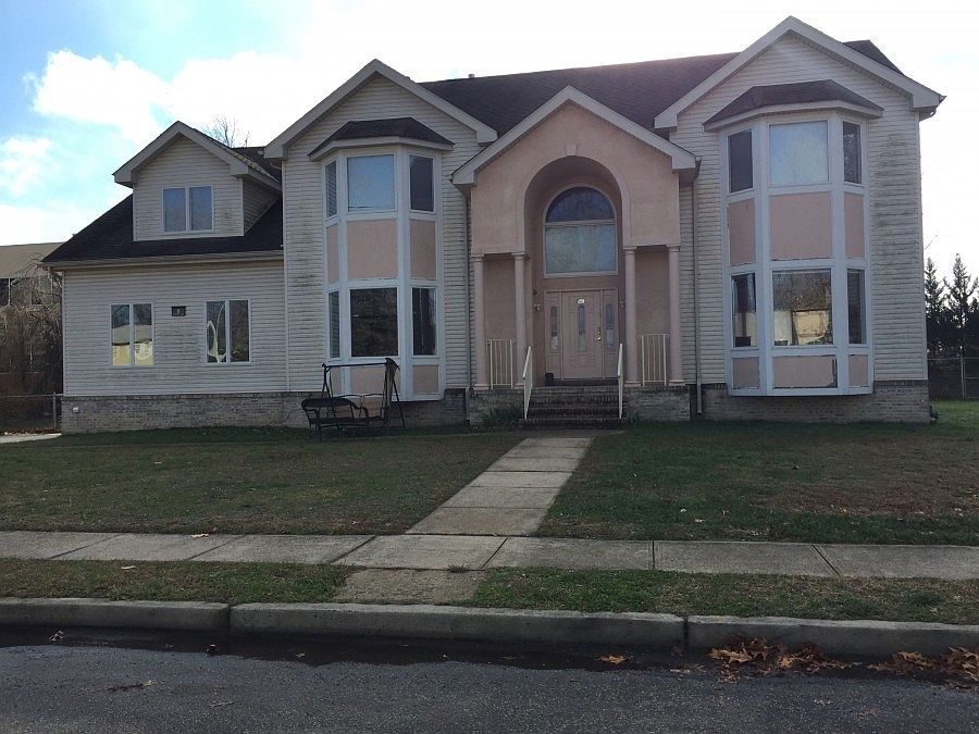 1st image of 8 Buttell Ave