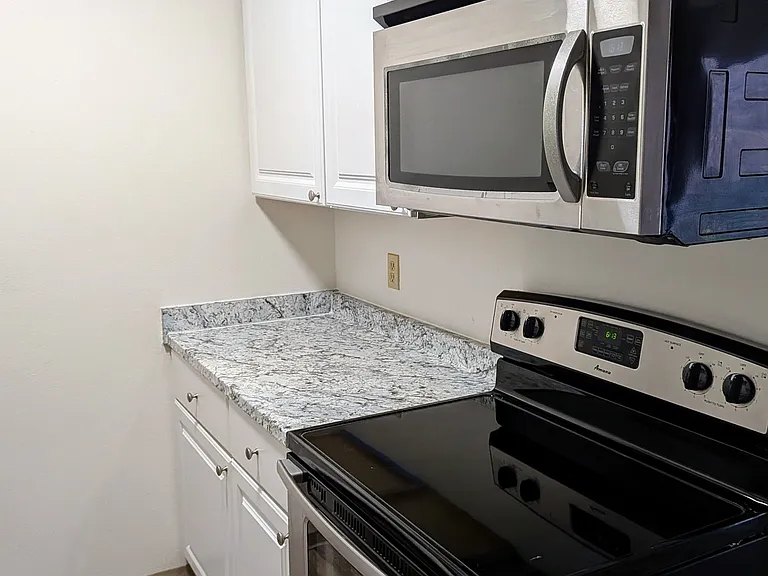 209 1st Ave N #3 — Photo 6