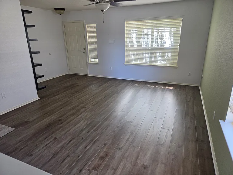 1426 Davis Mountain Loop — Photo 6