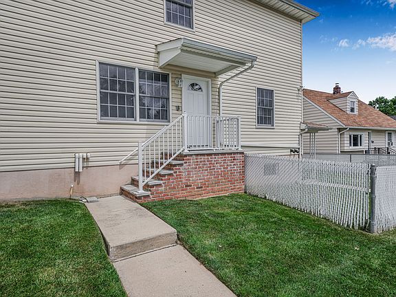 3rd image of 23 West St #1