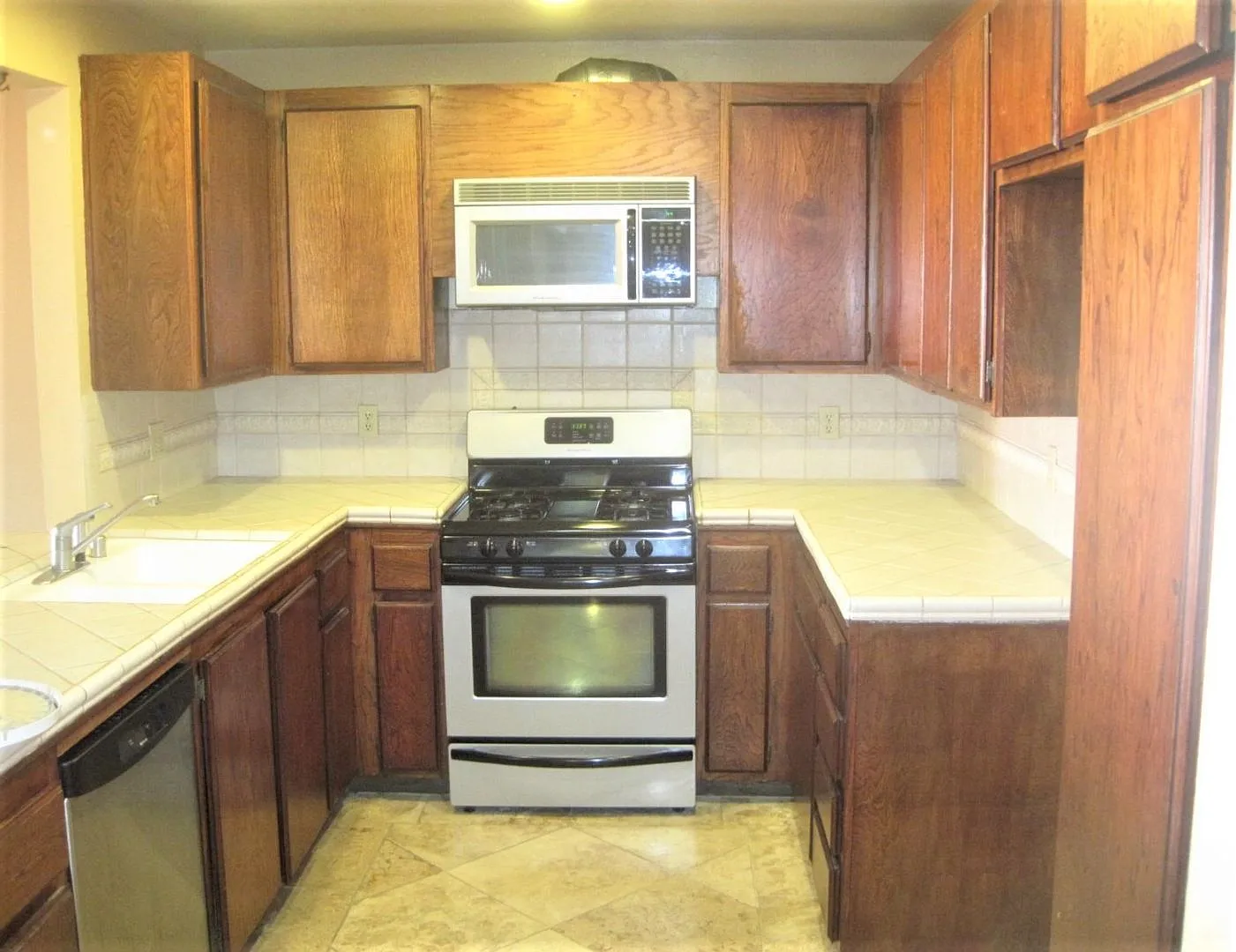 2441 Sylvian Lane, la Verne 91750 - (4 Bed / 2 Bath) — Photo 3