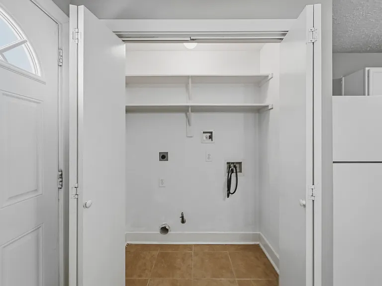 20967 Young Meadows Way — Photo 16