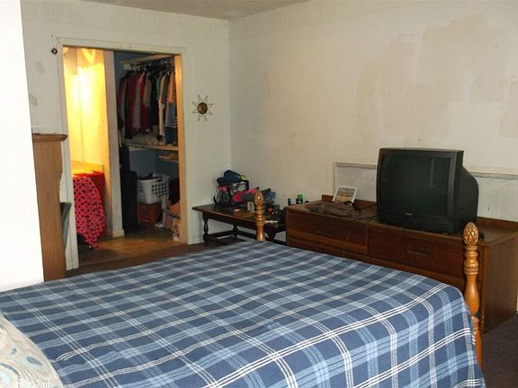 4th image of 5390 Central Ave